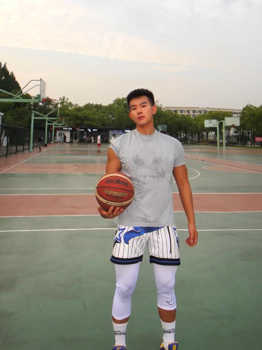 想邀请你来球场🏟️一起运动💪！！！