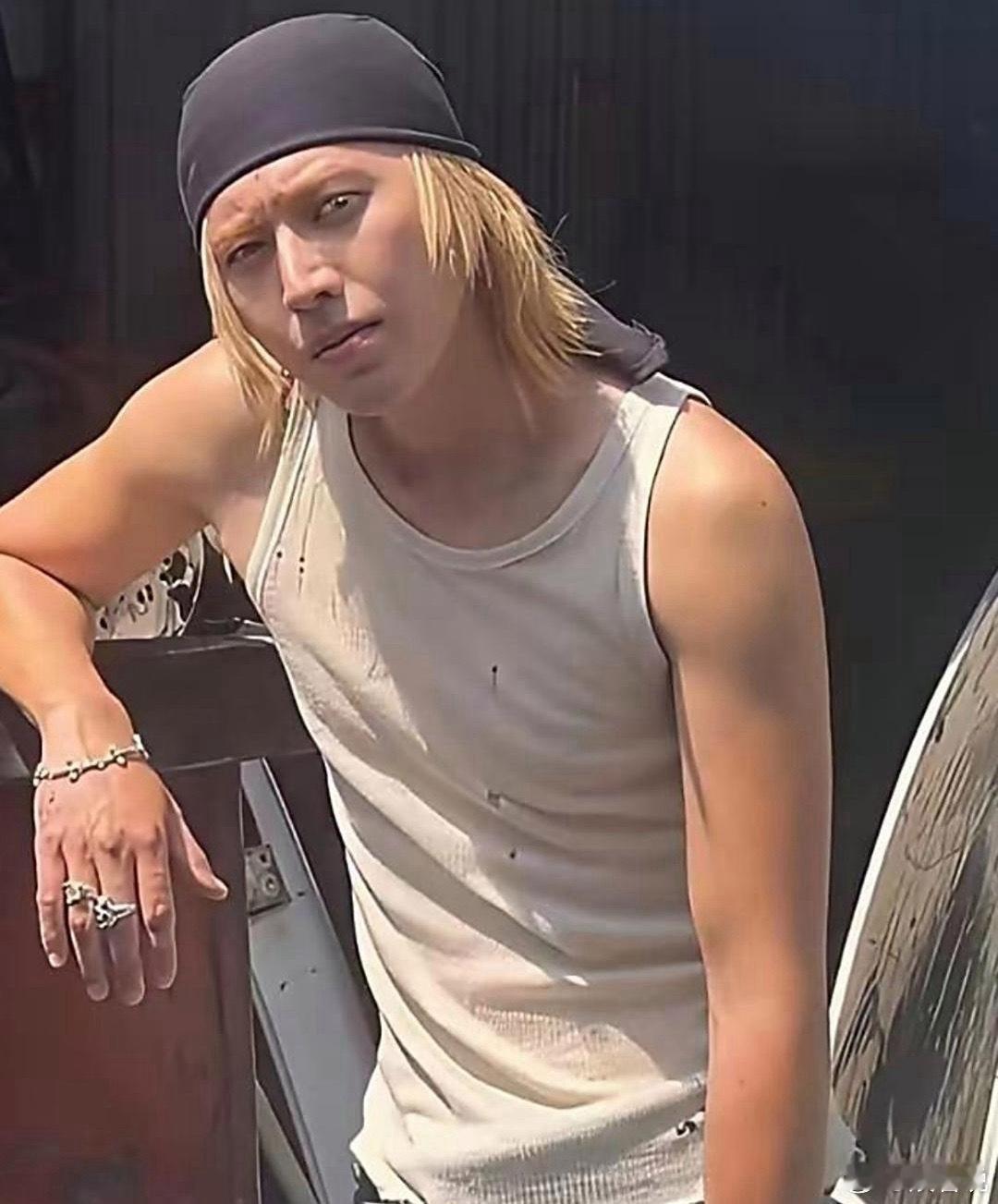 蔡徐坤这变化翻天覆地，真的让人震惊到失语！ 