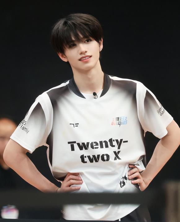 朱志鑫 聊天记录 TF家族四代小哥哥，登陆少年组合队长朱志鑫被传通过闲鱼购买色情