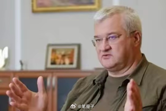 乌克兰一败涂地，居然让中国“背锅”！乌克兰外长近日突然跳出来喊话：“乌克兰希望今