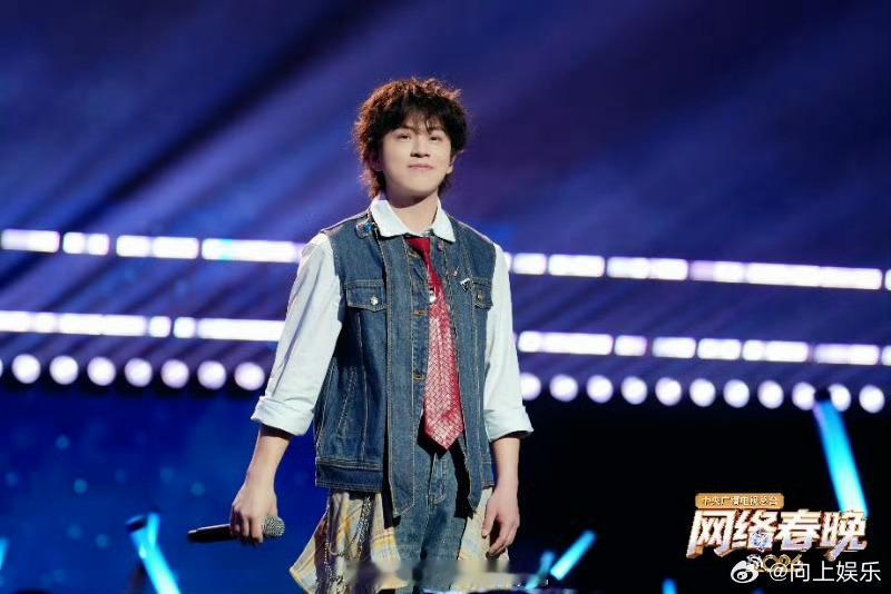 丁真 理塘rapper第一人 被丁真惊艳了！《爱你，小孩》旋律一响，干净的歌声好