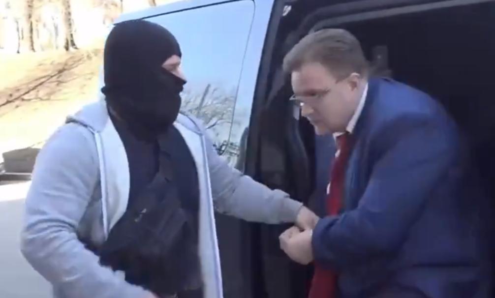 难怪俄军大批高官遇害，克宫逮捕38岁俄高级外交官，称其被中情局重金招募！

12