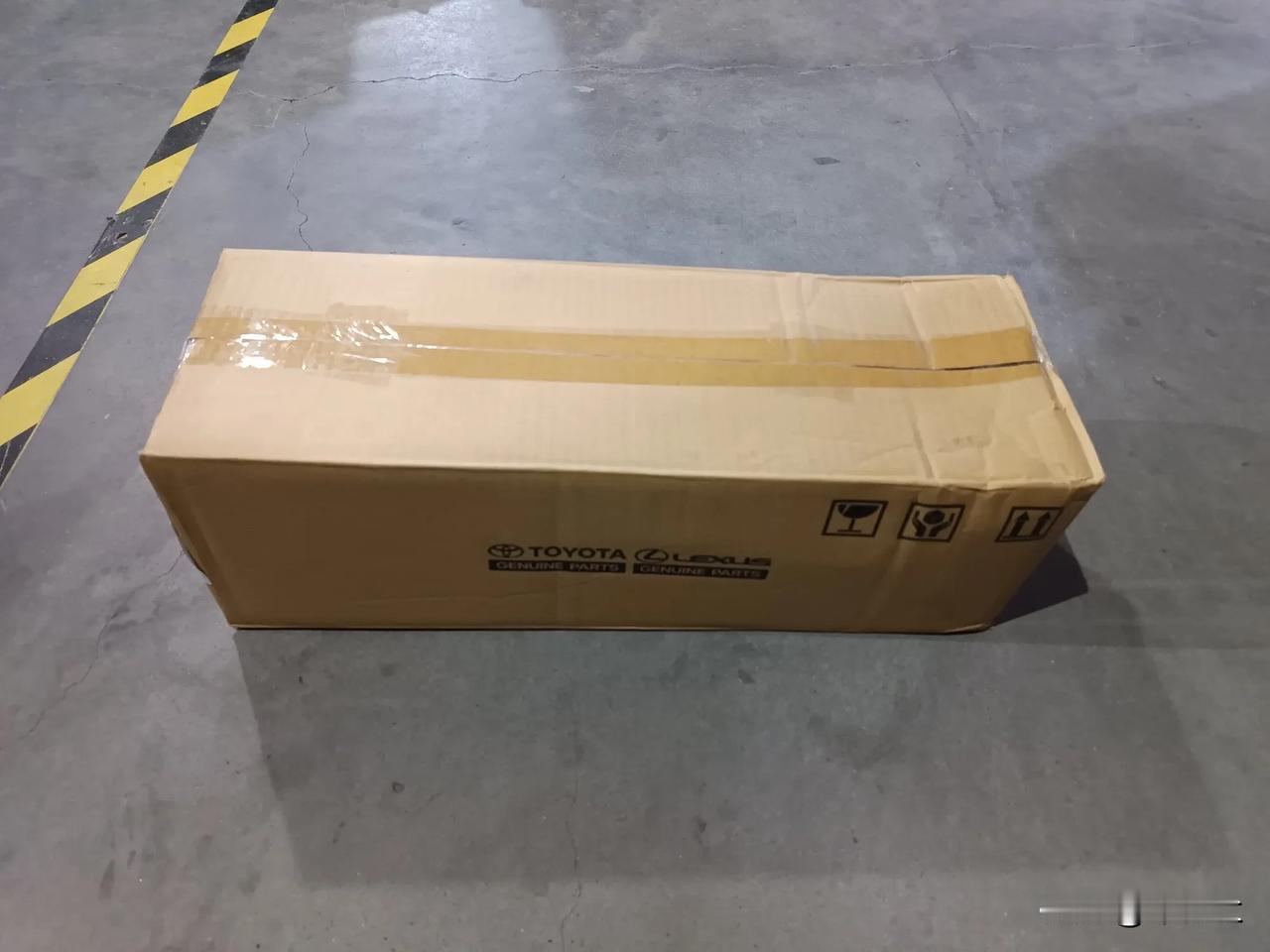 KYB可谓是丰田最老牌的供应商之一了
上到旗雷克萨斯LS600h
下到入门级的雷