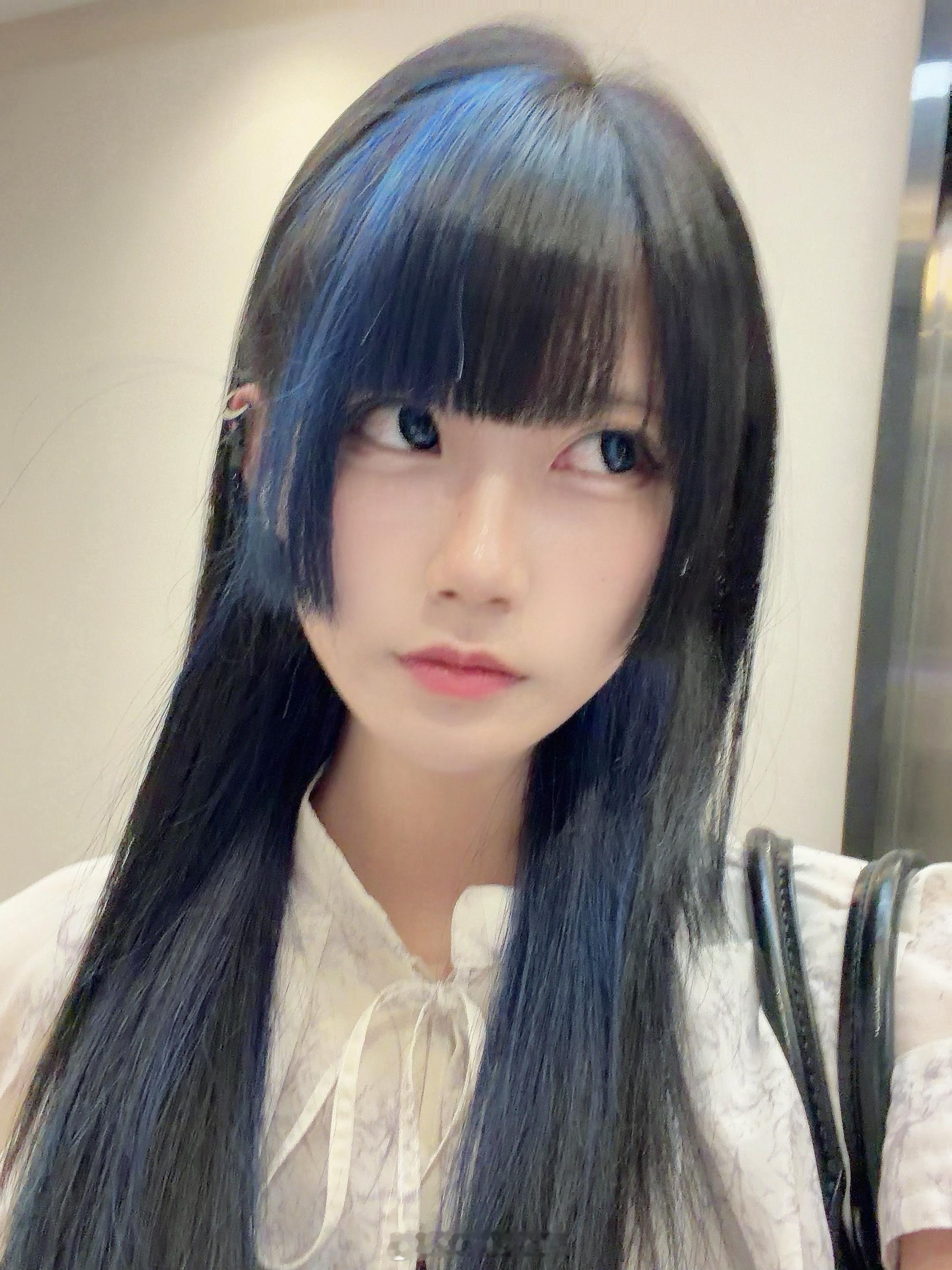 新发色但这波明显给我们0子染烦了 ​​​