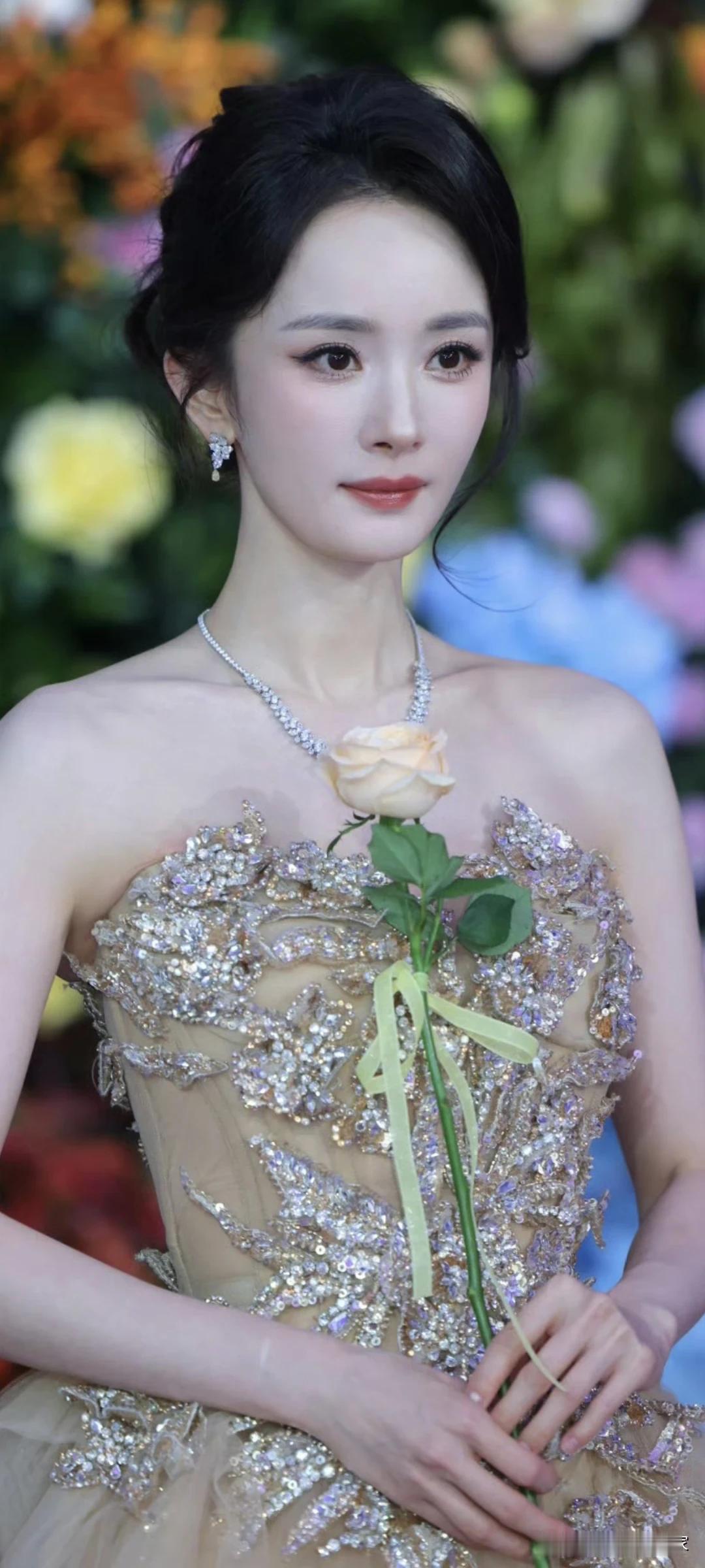 杨幂 生图即神图 简直太美了！杨幂红毯女王范