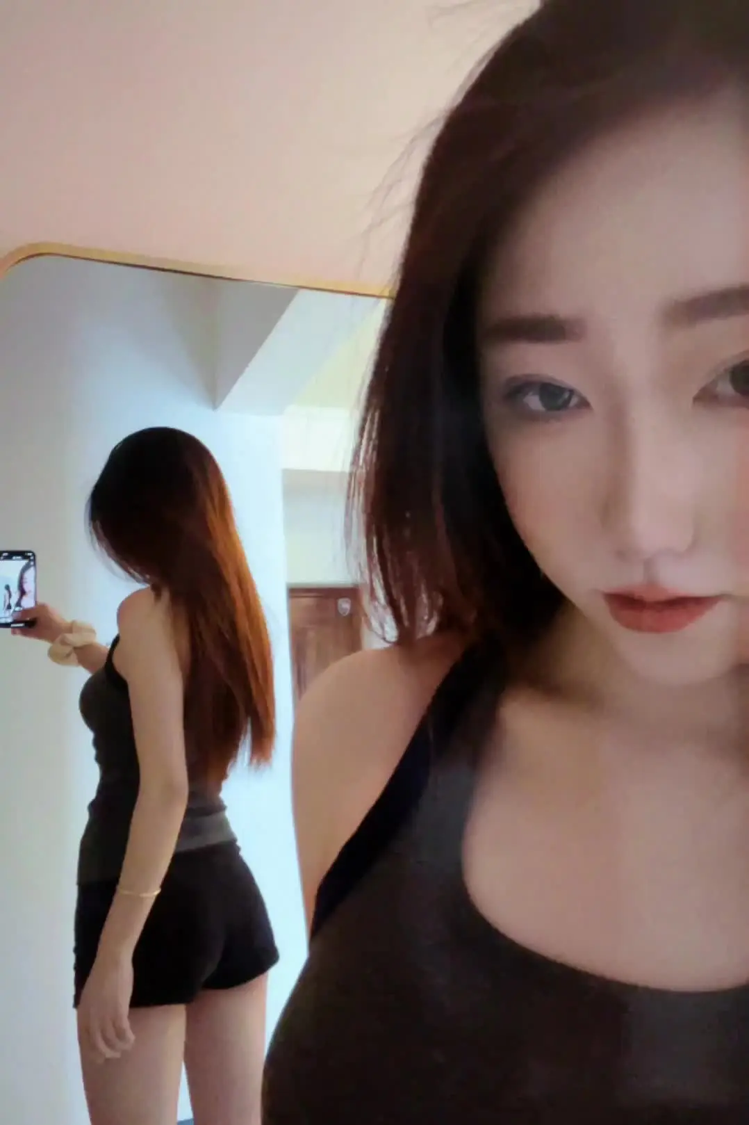 你说你喜欢我 那我考考你 我的痣在左脸还是右脸