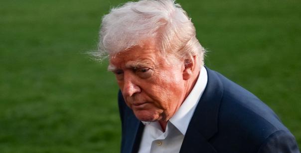 这场仗打出了一个谁都没预料到的结果：美国打明白了自己几斤几两，伊朗打出了久违的底