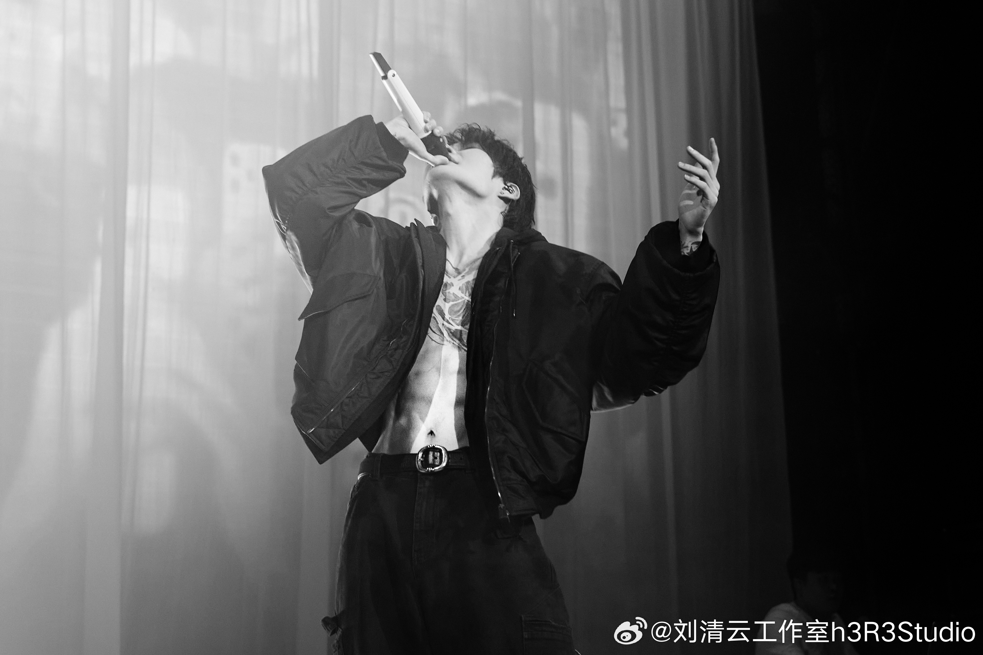我超威腹肌😭 ​​​
