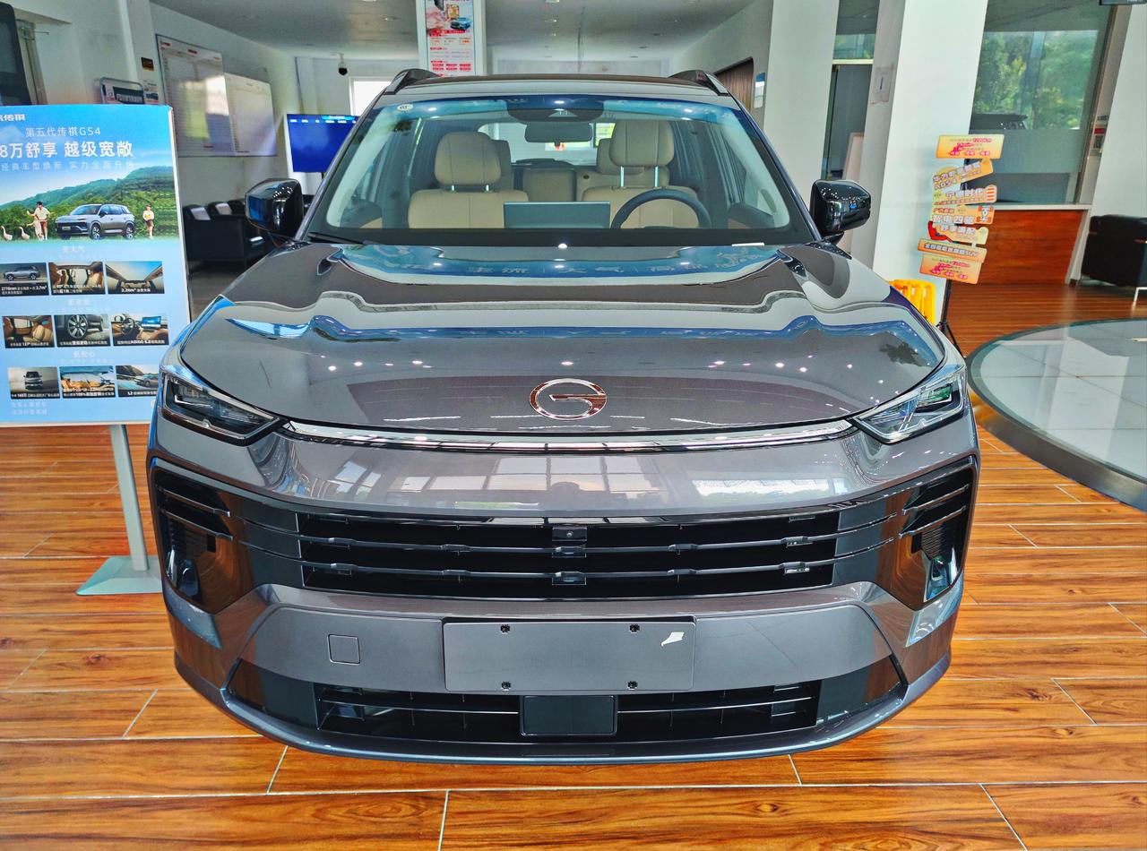 大五座燃油SUV《传祺GS4》
   第五代广汽传祺GS4焕新上市，作为拥有16