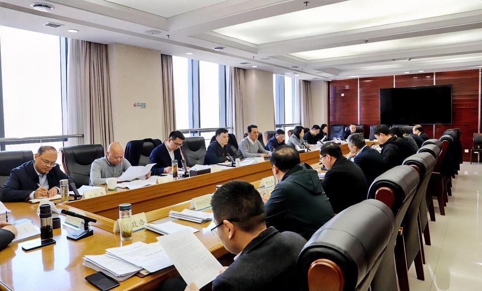 12月3日，铜山区委常委、徐州高新区党工委副书记、管委会主任张伟主持召开徐州高新