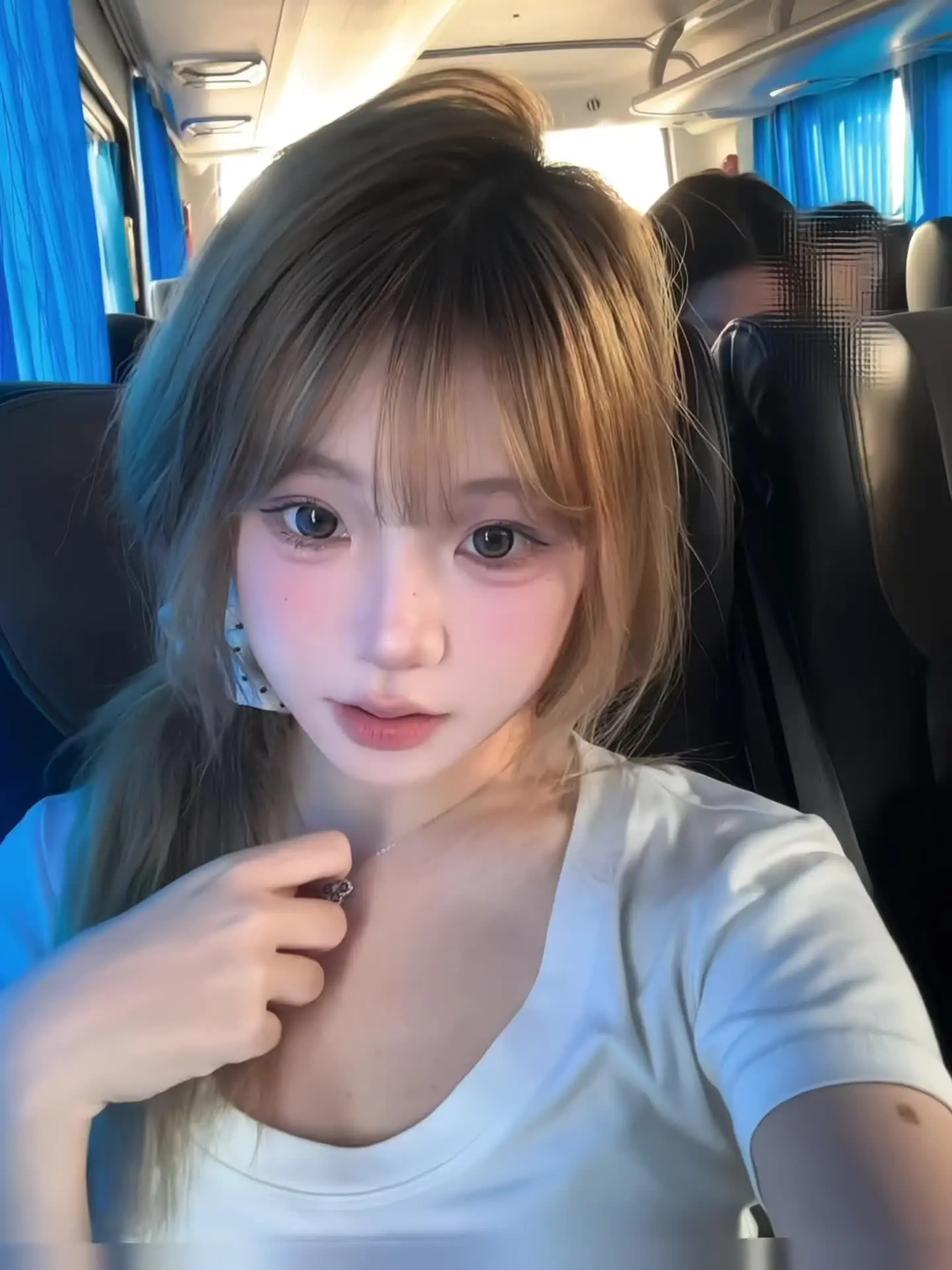 空气像青苹果 公车开满花朵