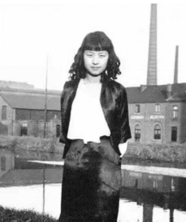 1943年5月，比利时爱国青年罗杰被德军判处绞刑。比利时国王帮求情也没用。离刑期