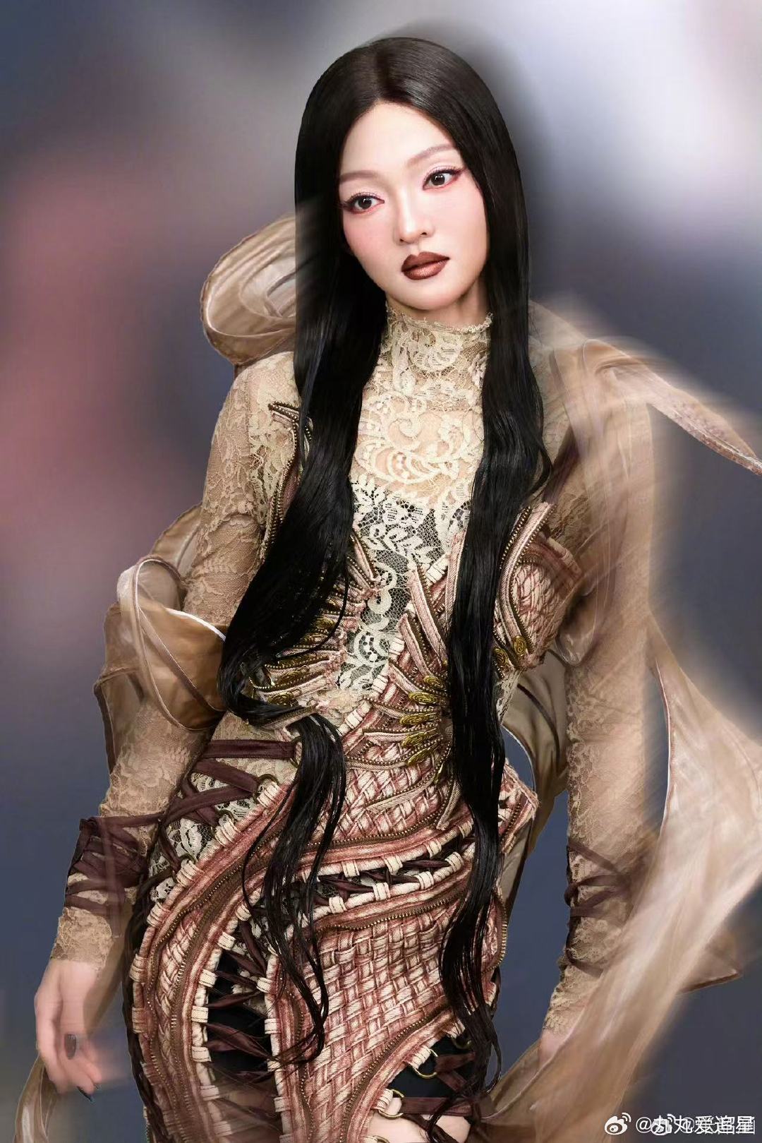 张韶涵新角色赛博歌姬登场张韶涵这次成了我的赛博解药全新巡演人设封神！赛博歌姬张韶