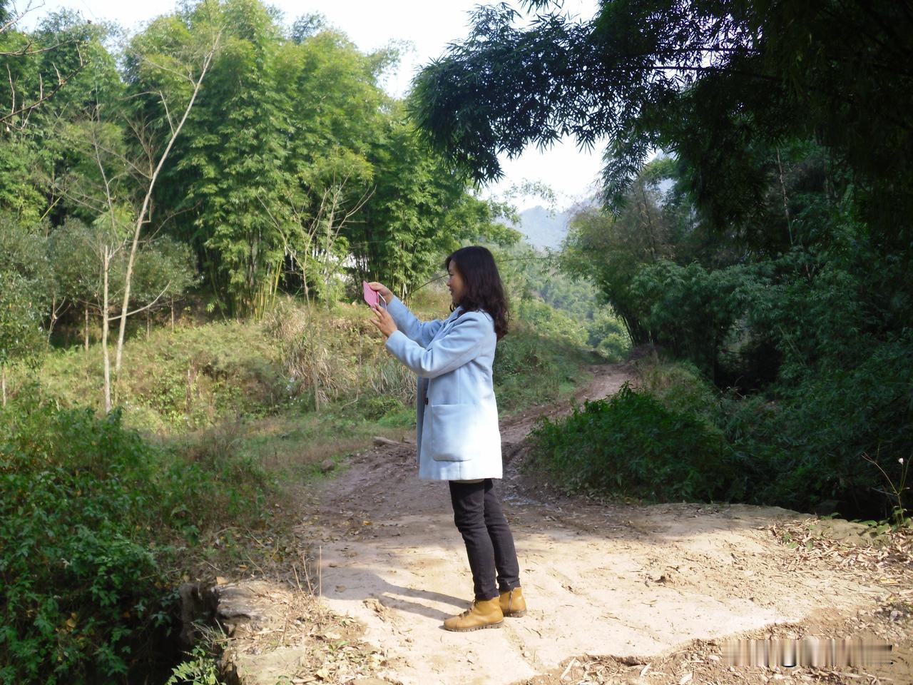 有个女人说。我以后是不会把我所有的钱拿出来给儿子结婚的，他有能力结婚就结，没能力