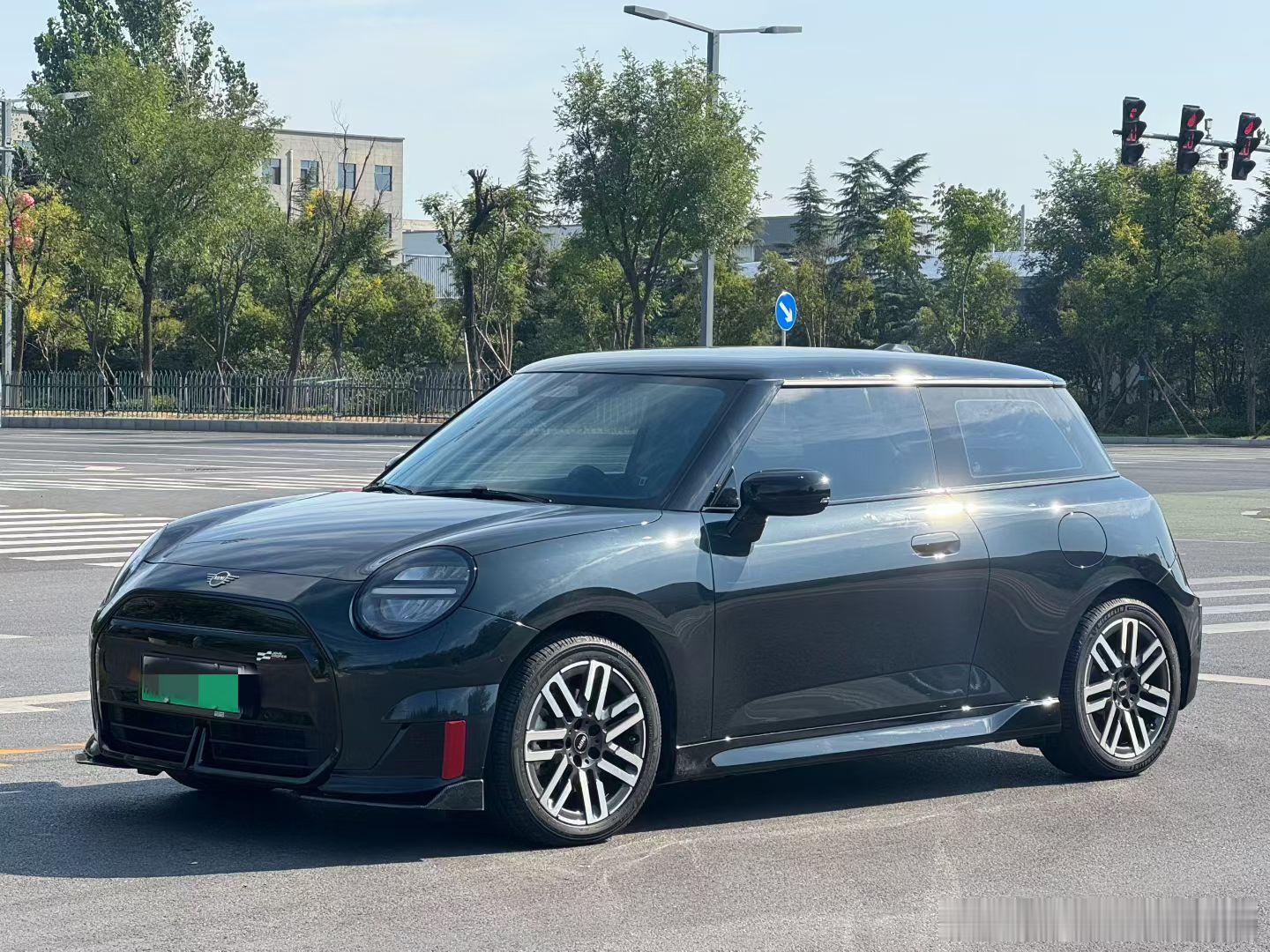 最新车源：宝马mini电动MINI COOPER 2024款 456km COO