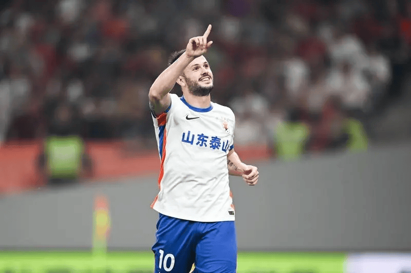 鲁媒：泰山仍在积极续约卡扎，开价和国内对手相比未落下风