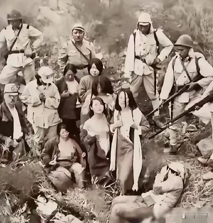 身为中国人，我们绝对不能忘记日本军国主义，二战时对中国人民残酷的屠戮和侵略。现在