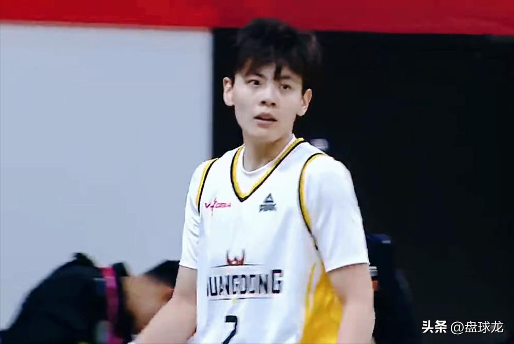 出乎意料！
江苏女篮2：0，
广东女篮被横扫。

WCBA卫冕冠军首轮就出局了，