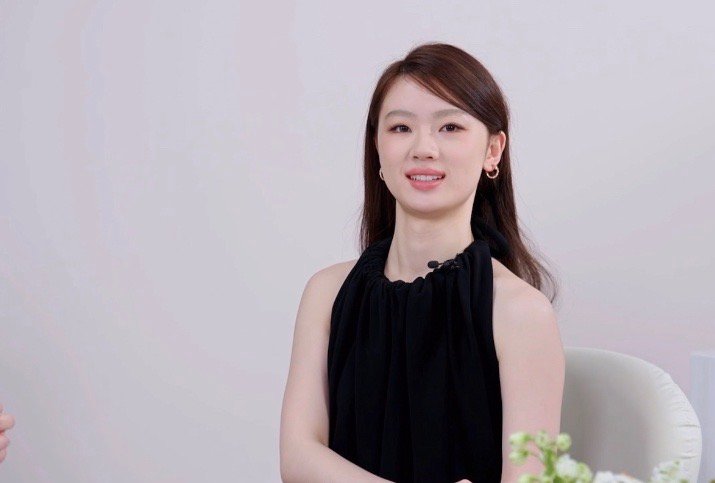 单依纯夏日捧花胶片照单依纯同款色号 单依纯这次的现场版《在夜里跳舞》简直绝了，歌