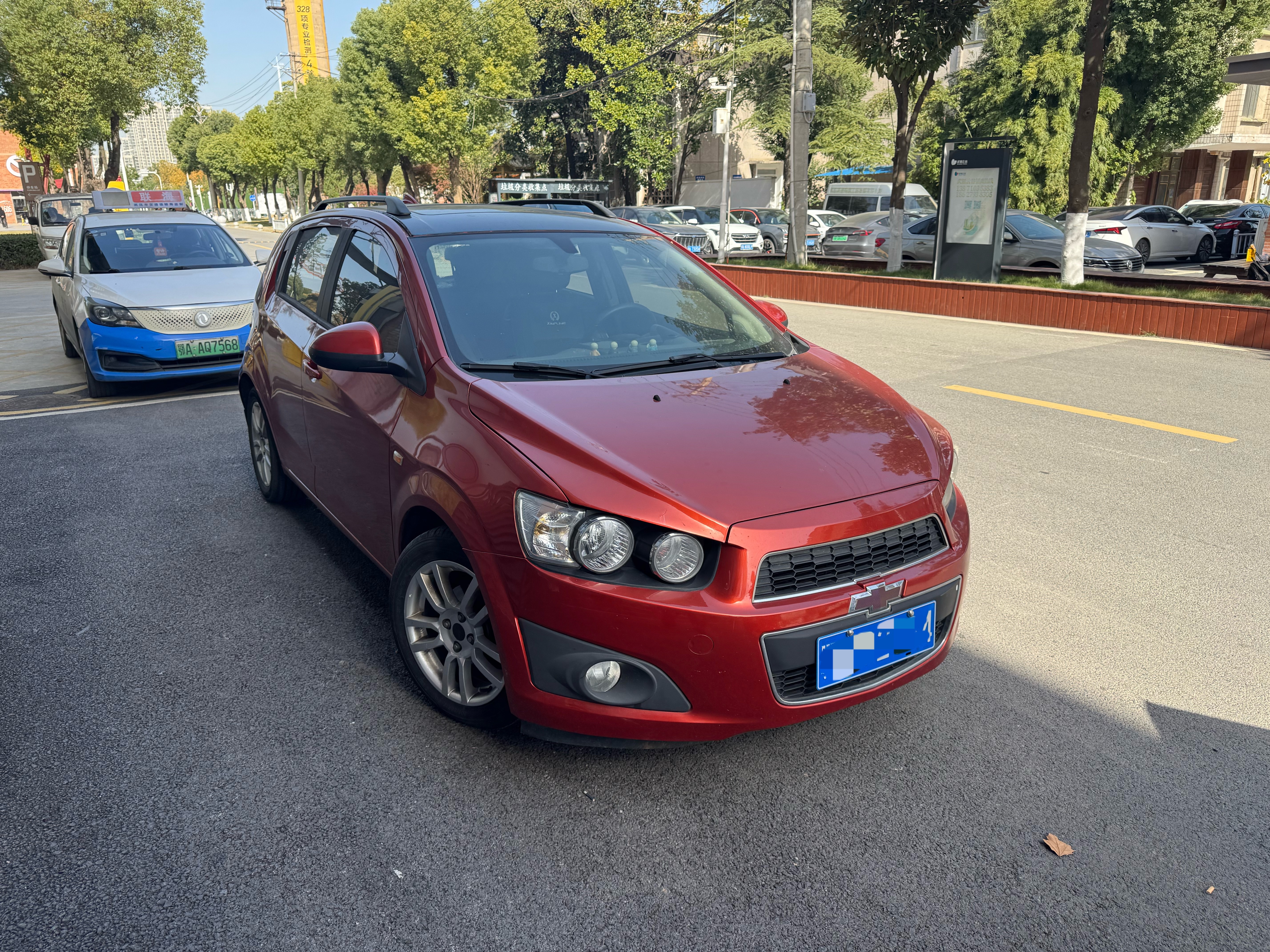 有没有人敢接它的车标设计有点下沉？ 