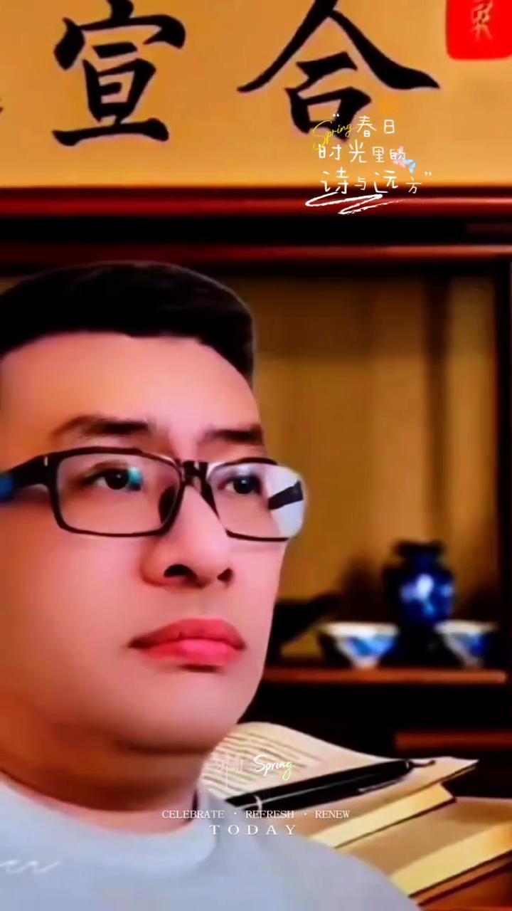 春日。
时光里的诗与远方。
风轻轻吹过花开满坡，光缓缓酒落温暖我。
春日宣合堂。