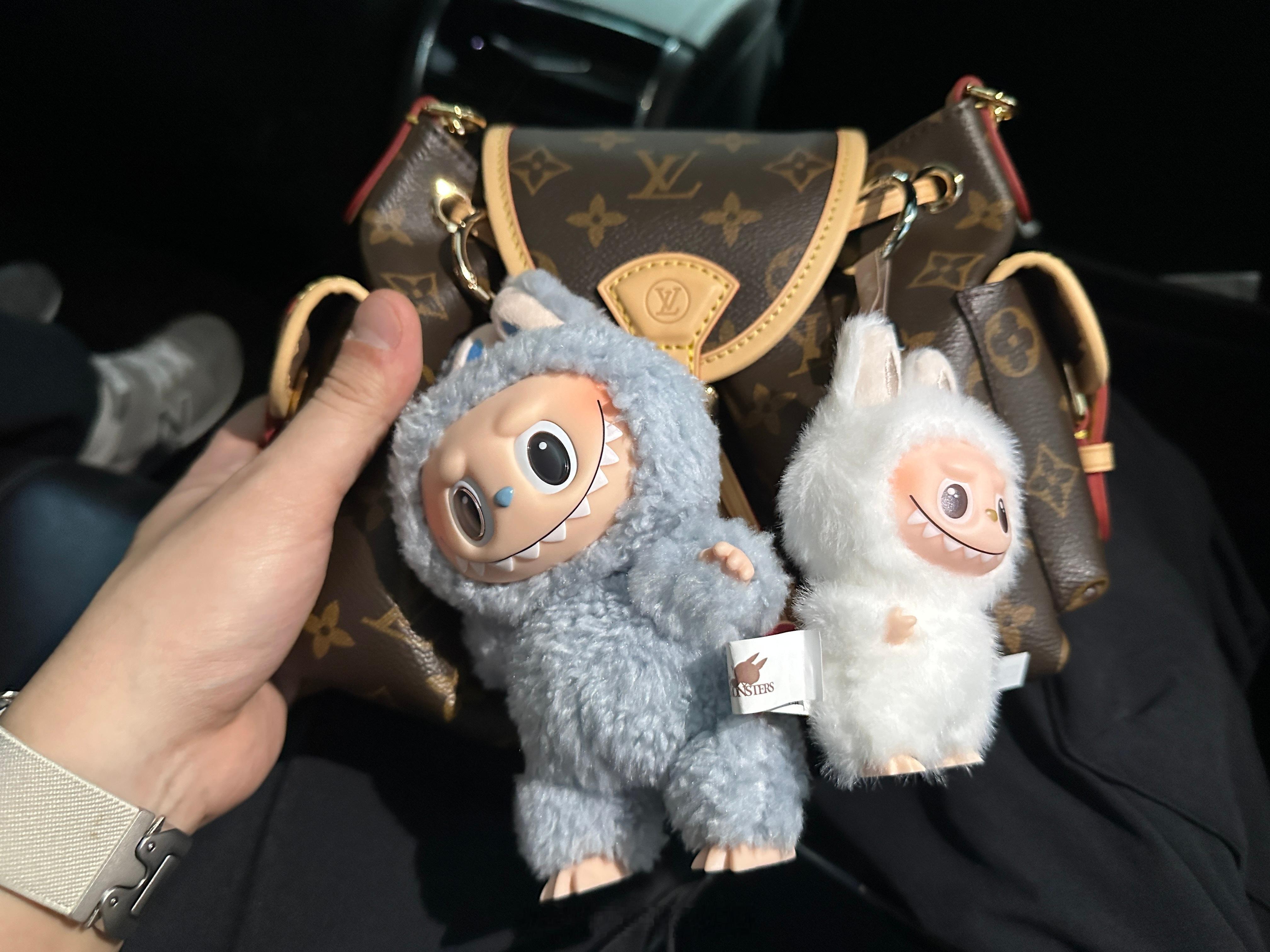 不枉我排队那么久，喜提1代拉布布 马卡龙还顺便打野到一台唐老大的风火轮 小车汽车