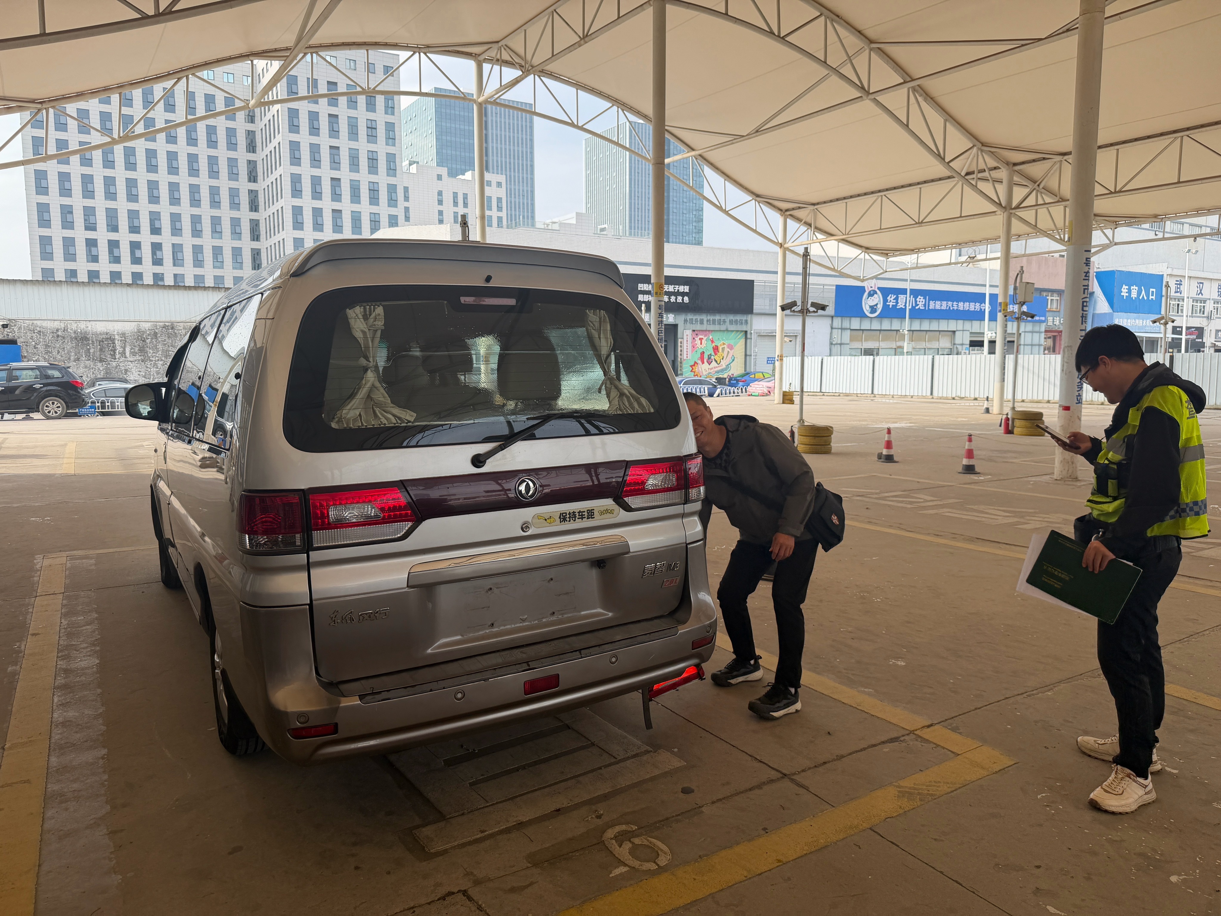 又成交一台！东风风行菱智M3经典商用MPV，空间灵活，拉货载人都好用，深受做生意
