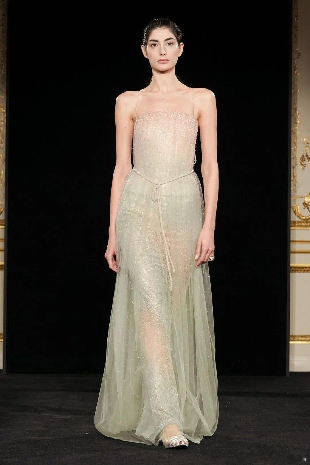 巴黎时装周Armani Privé阿玛尼新一季高定，喜欢哪件？ 