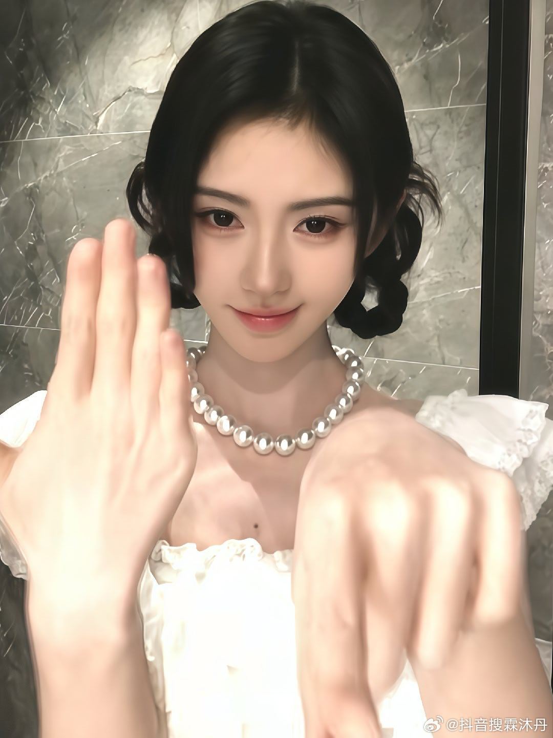 鞠婧祎 jjy鞠婧祎苏绿夏jjy鞠婧祎万花世界“春天樱花席卷而来,夏日蝉鸣不止,