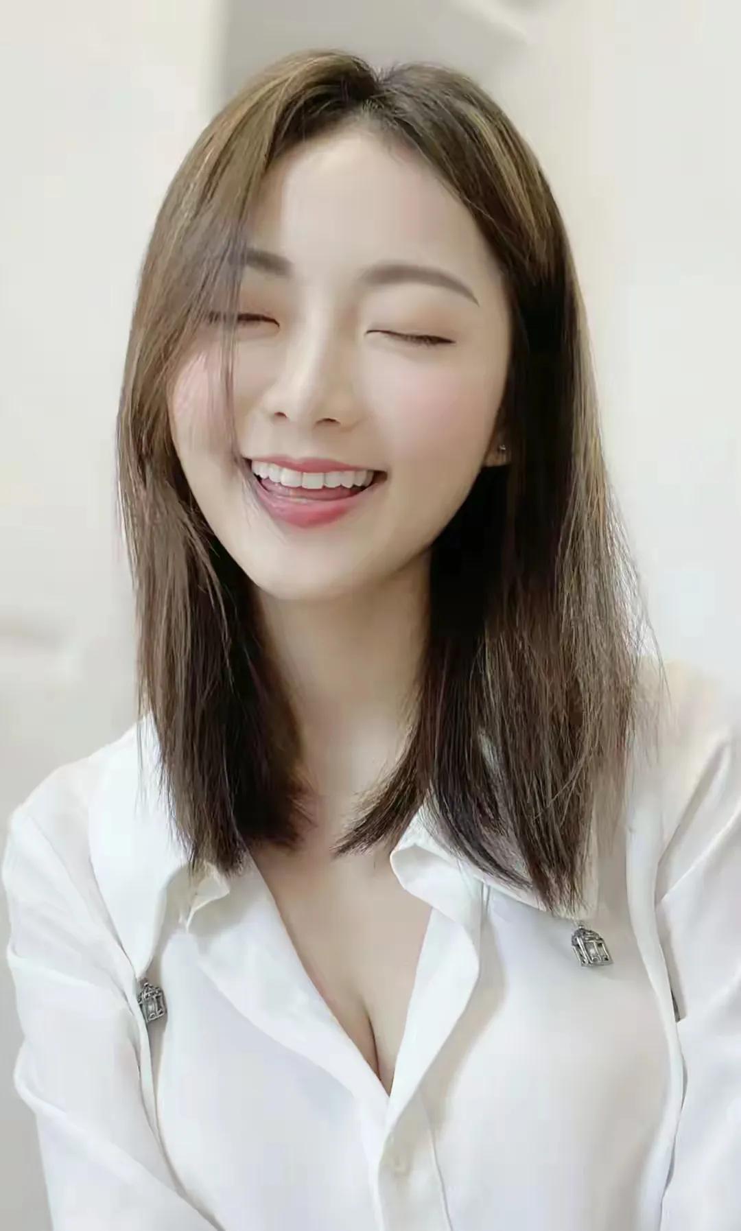 王卓淇，这个网红来自香港TVB，还是选美亚军
一个网红，曾获得选美亚军，在TVB