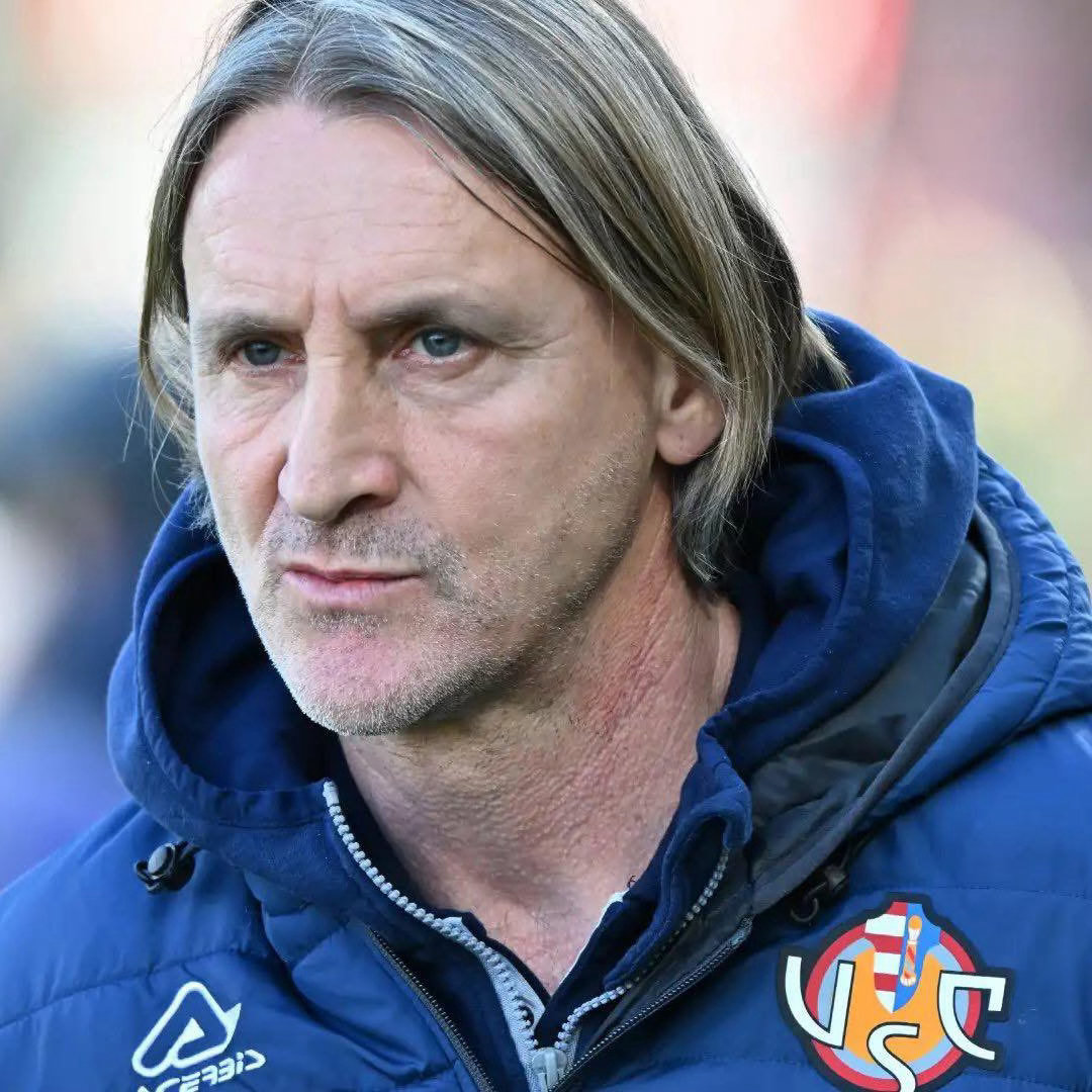 基蒙尼斯官方宣佈辭退教練尼高拿，據報導基安保奴將會接手。 