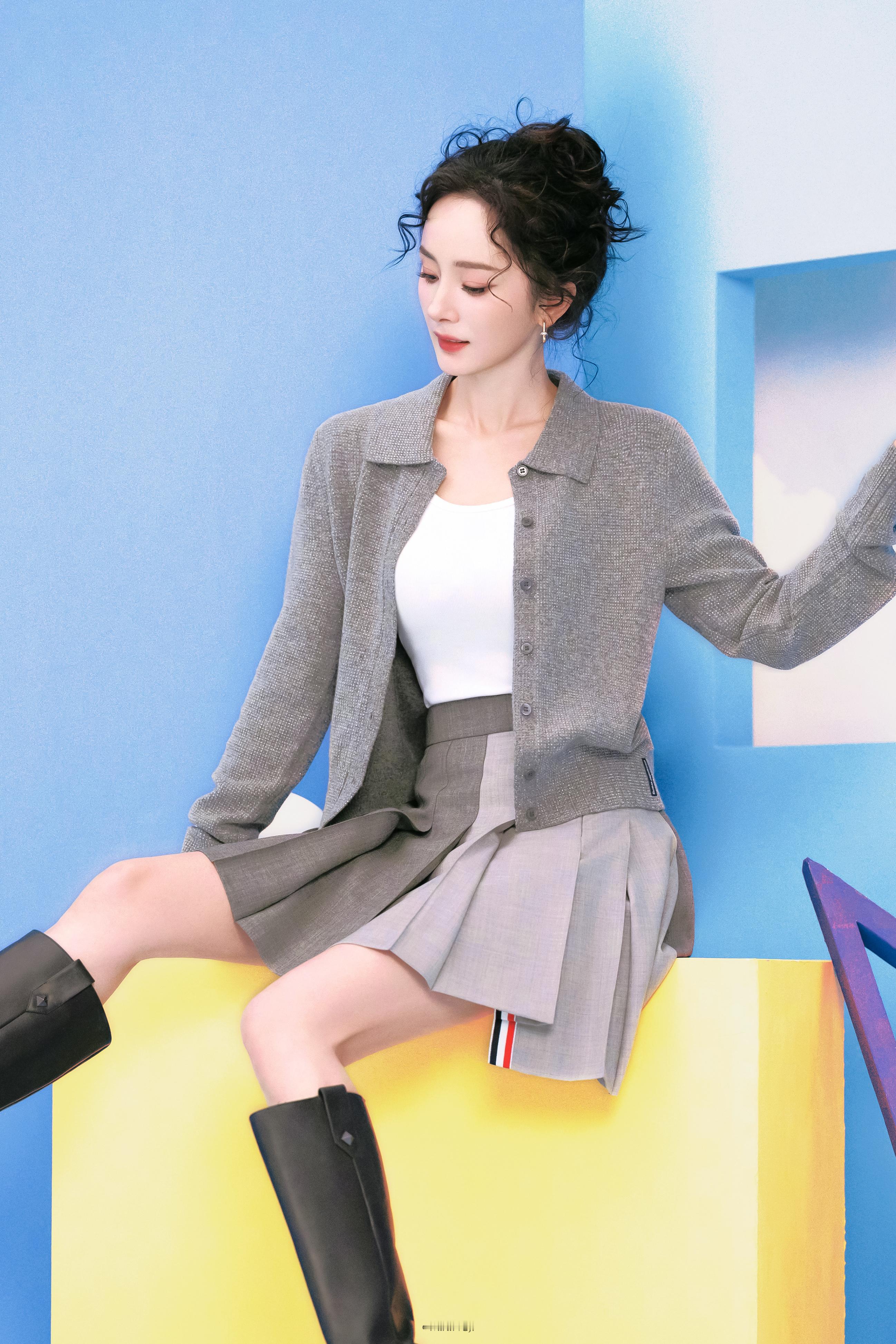 谁给杨幂做的发型时尚女王就是什么发型什么风格都能hold住[手指比心]杨幂 ​​