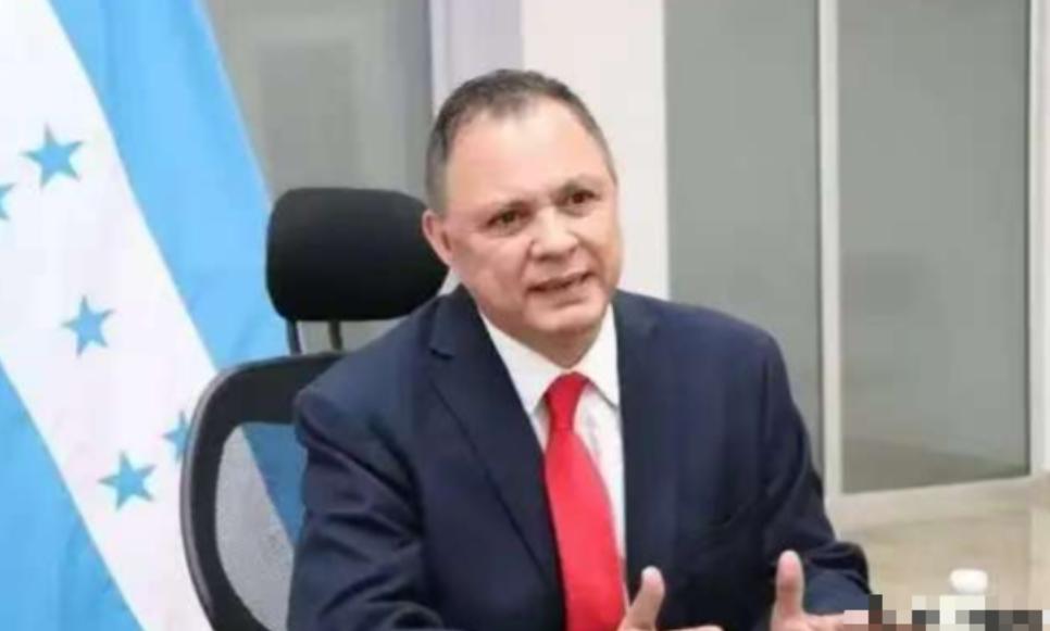 洪都拉斯新总统阿斯富拉就给中国下了个“最后通牒”：要么给5亿美元援助、全面开放农