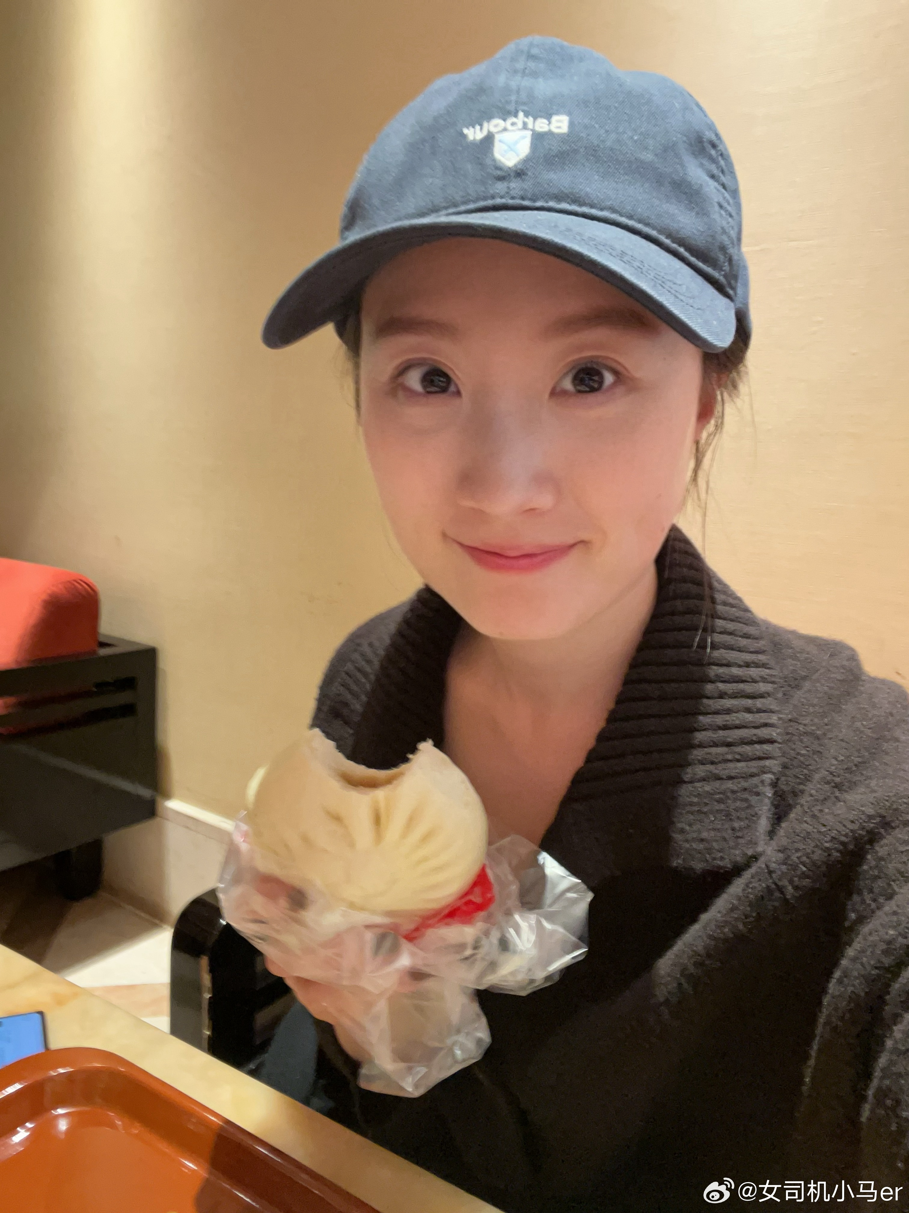 来QQ3预售发布会又吃上奇瑞大包子了！品牌给了张饭卡，自己打饭消费，谁都能吃好，