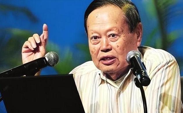 美国扣押钱学森，却放杨振宁回国，是杨振宁不重要吗？这个问题，钱学森其实早就回答过