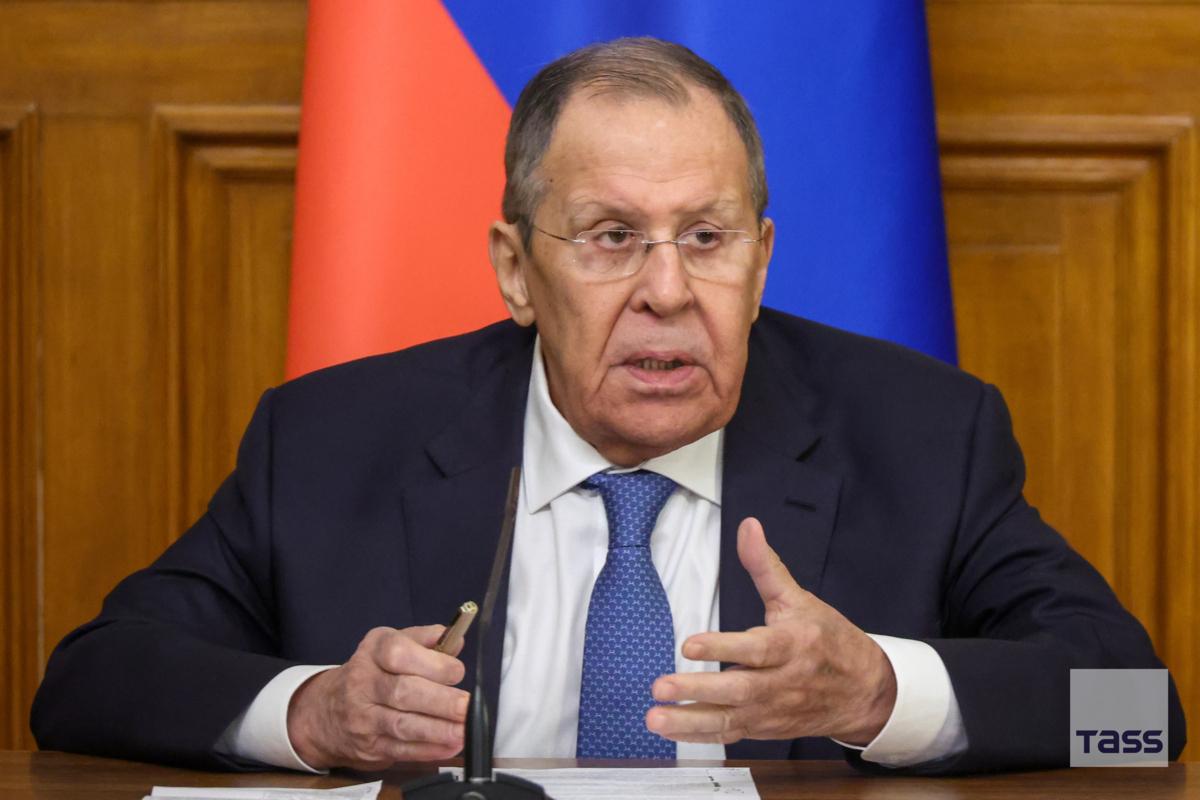 新闻快讯——俄罗斯外交部长谢尔盖·拉夫罗夫在接受法国电视台采访时表示，没有法国和