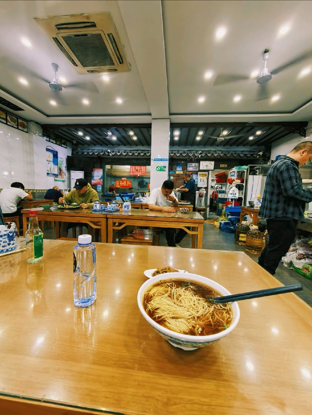一池锦鲤祝你好运连连最爱苏式那碗面🍜 苏州·苏州阳澄湖半岛旅游度假区