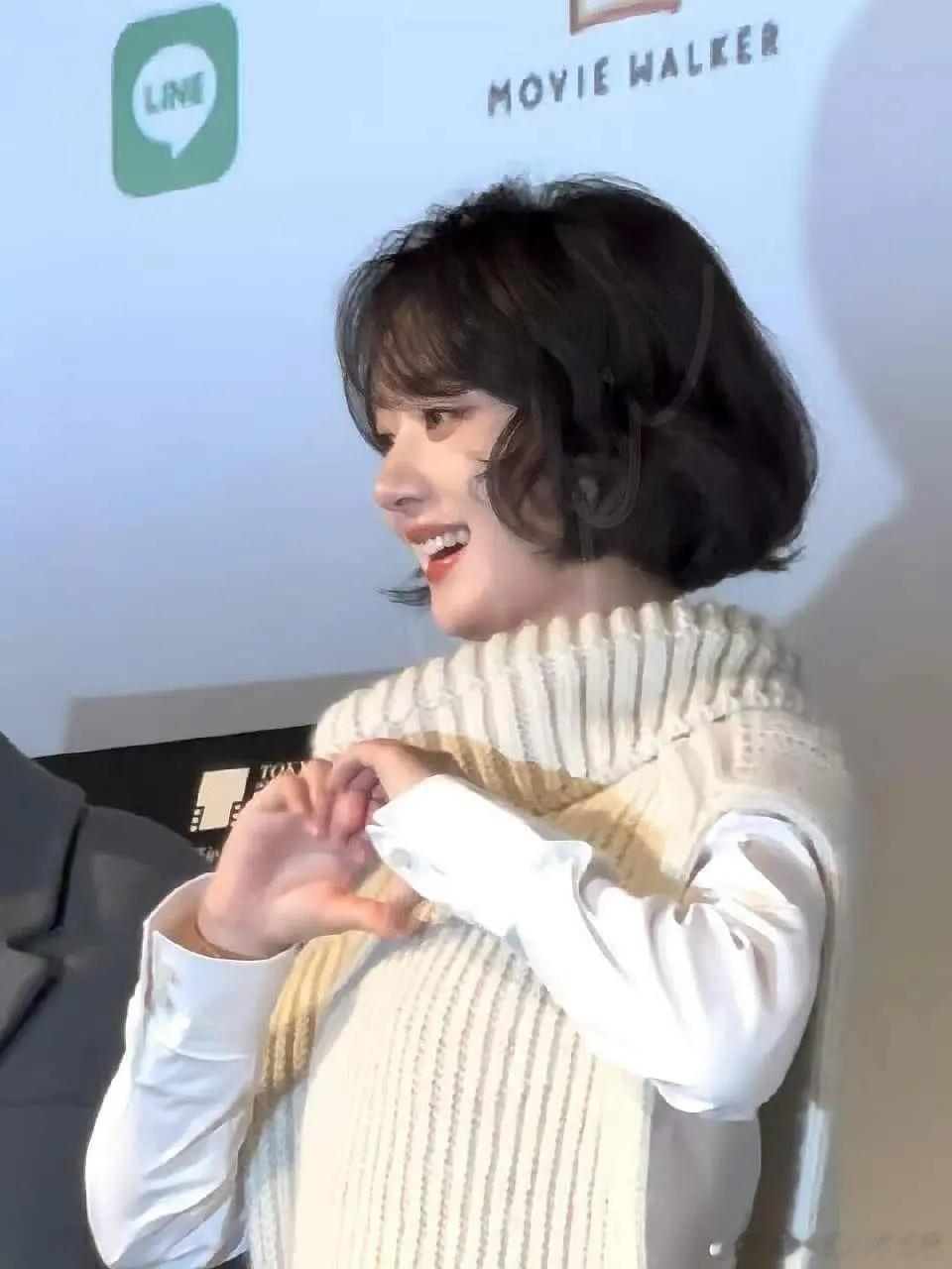 赵丽颖这个短发发型越看越好看了 状态也好牛！！嫩嫩嘟！ ​​​