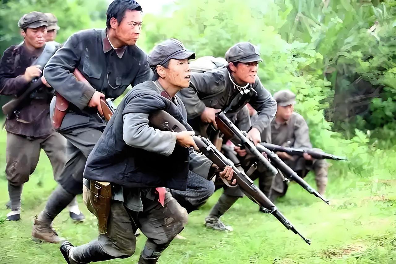 红五军团诞生于宁都起义。1931年12月14日，正值中国革命危急时刻，季振同、董