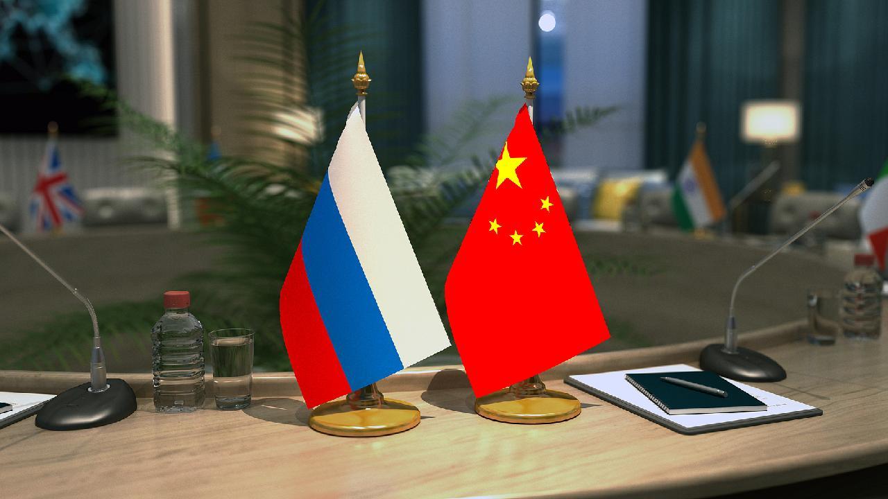 别再只盯着美国了！中国越来越强，最睡不着觉的国家其实是俄罗斯。远敌不可怕，近邻才