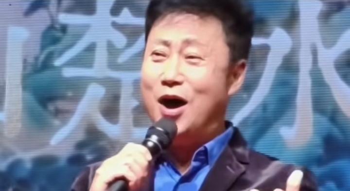 国庆假期里，耿为华老师专程来到山东济宁泗水，出席一对新人的婚礼，在现场演唱了《母