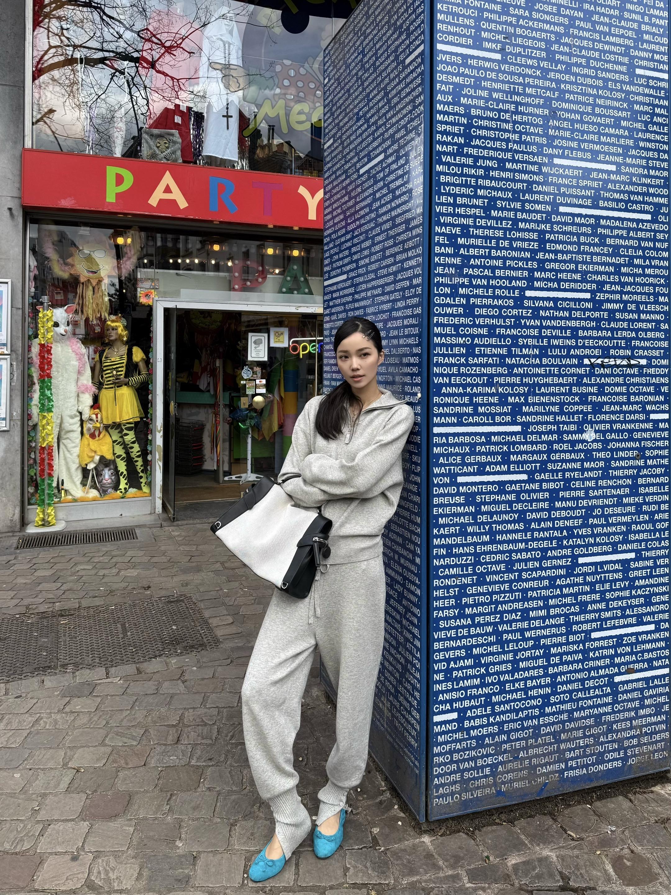 小孩儿出来玩儿