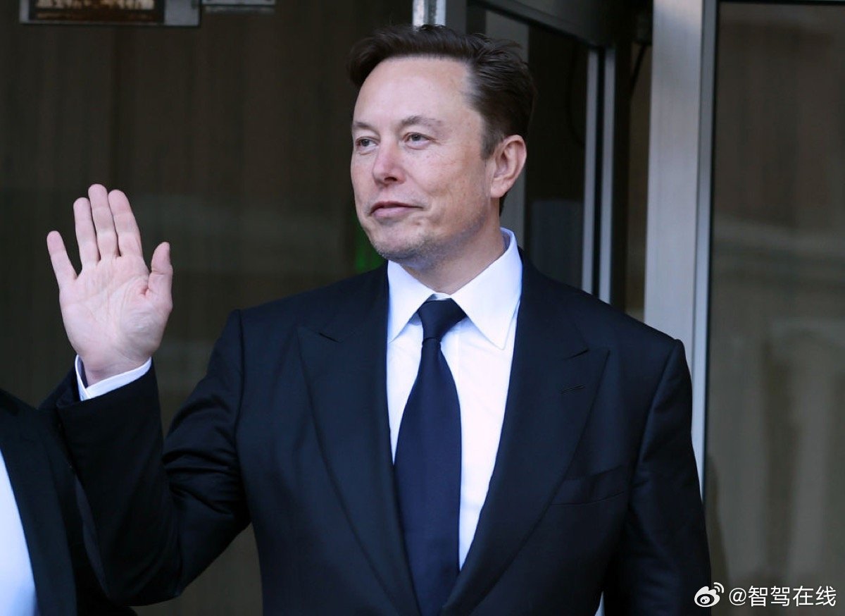 SpaceXAI推出Grok BotSpaceXAI正式发布Grok Bot，一
