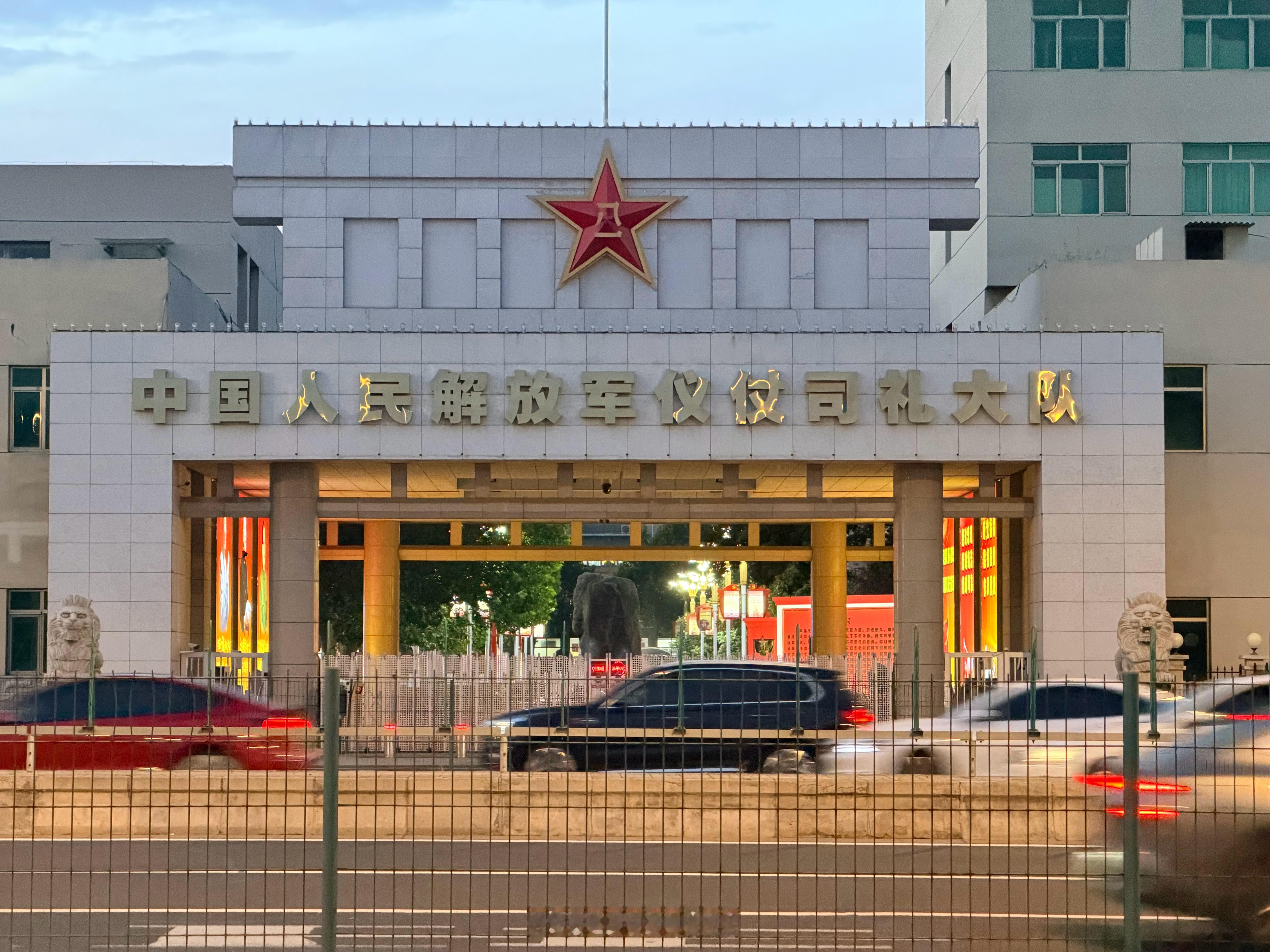 这里面有中国最帅的男人这话没毛病吧 ​​​