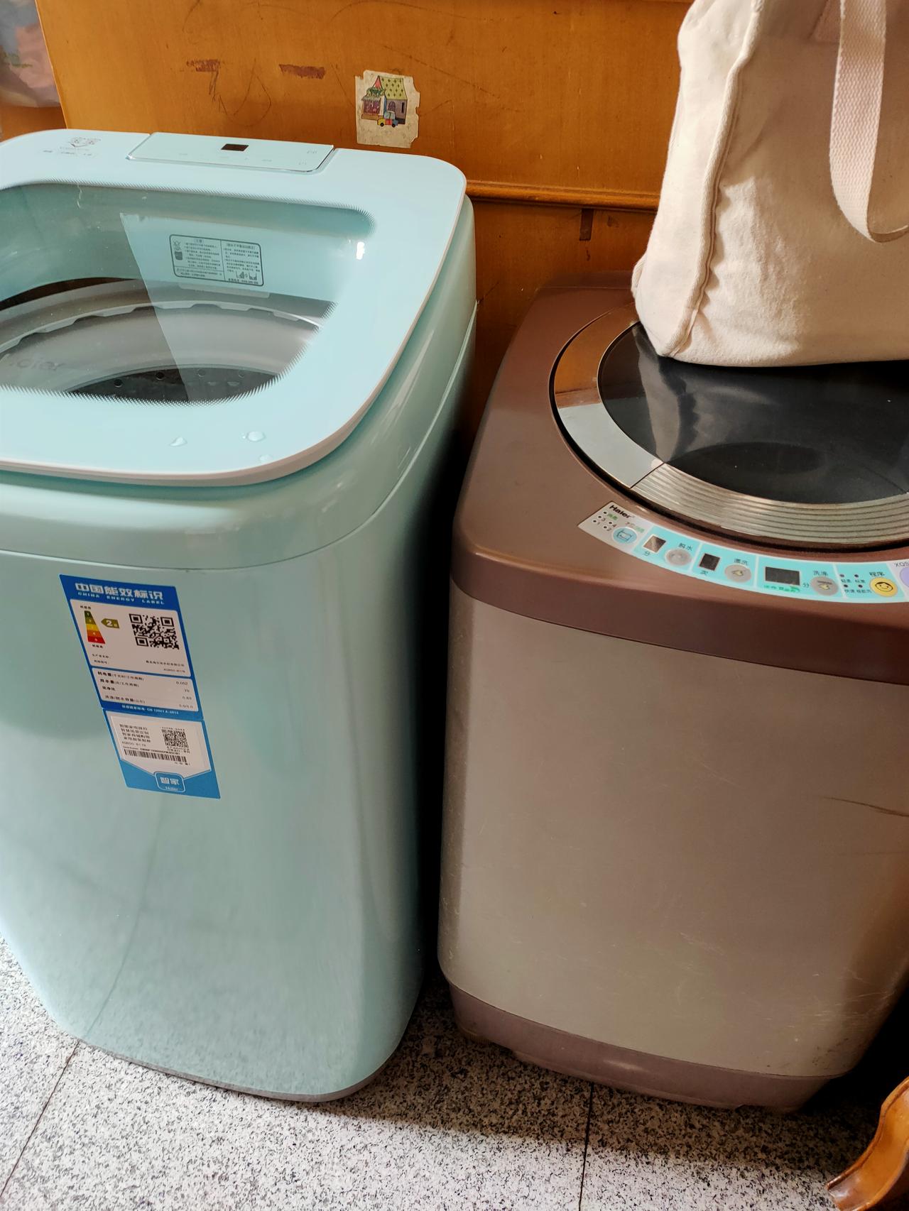我们结婚到现在二十多年了，只用过两台海尔洗衣机。(见下图)

第一台是小的，好像
