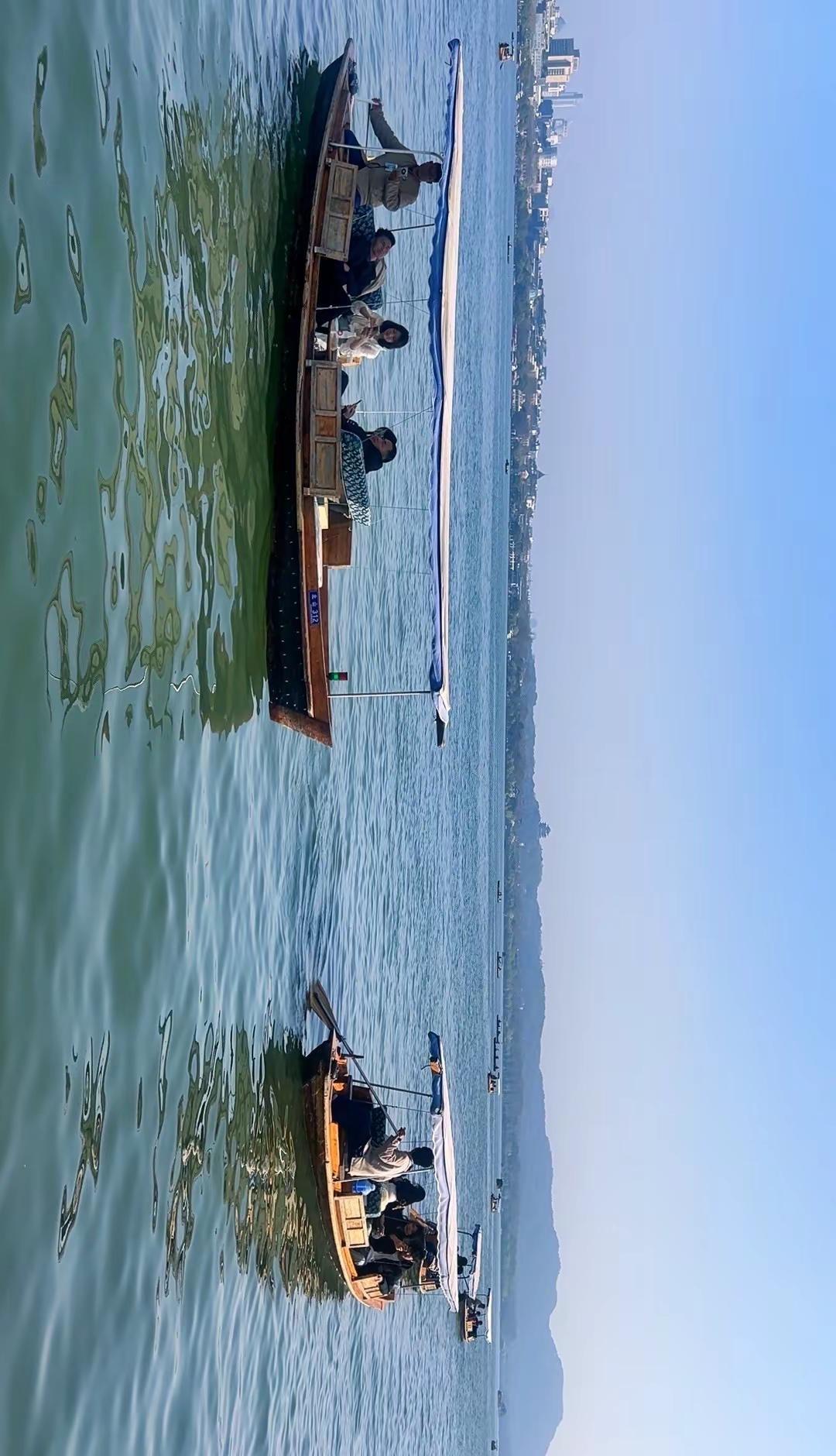 听说西湖的水能治脚气，不知道是不是真的＇😊