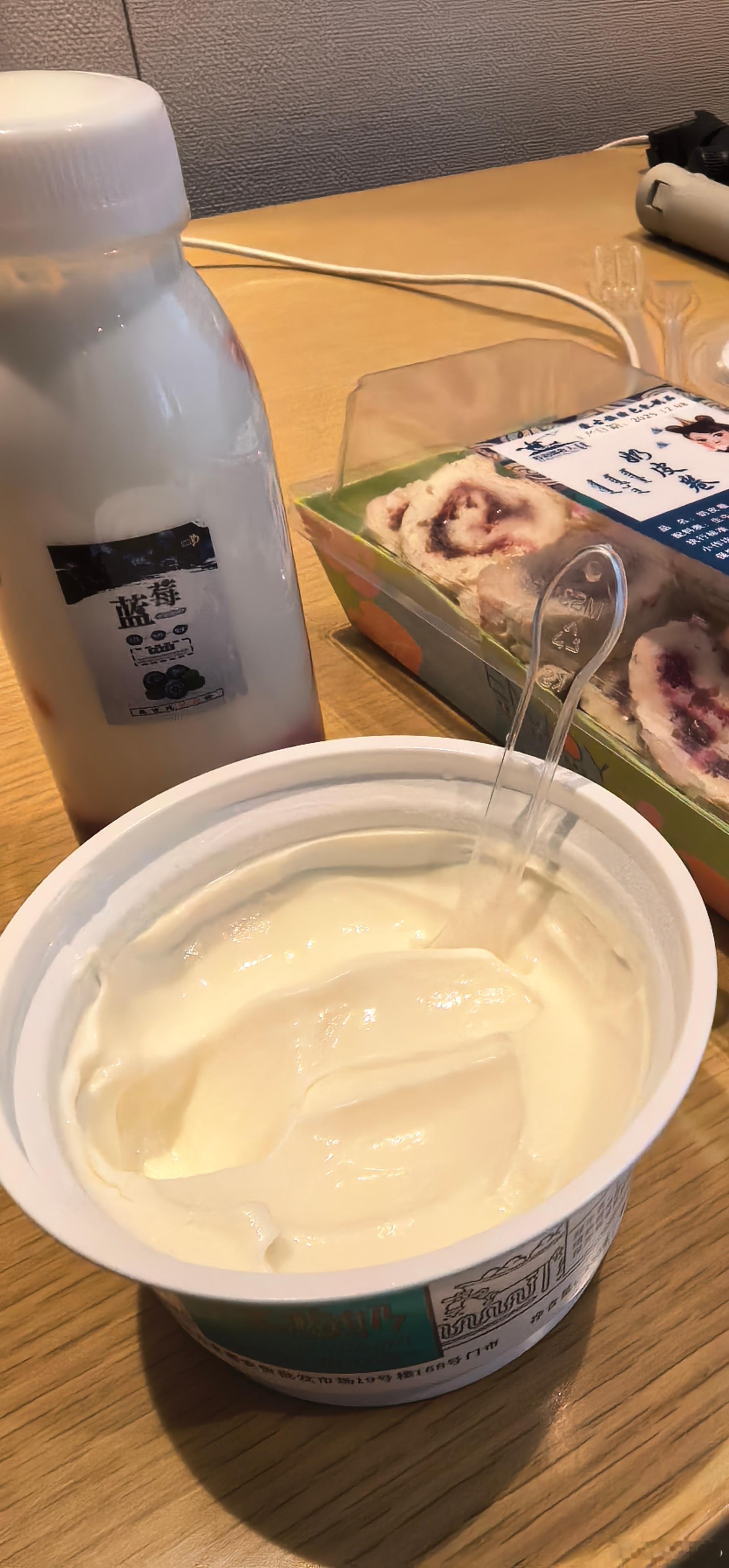 这家奶皮子酸奶可真不错😌 呼伦贝尔