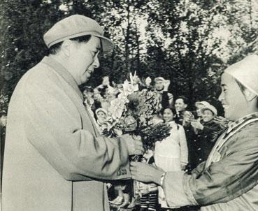 1973年，一位广西女子自称是毛主席的女儿，工作人员认为对方是骗子，毛主席却连忙