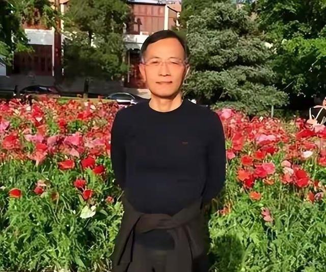 真的大快人心！当年那个喊着“愿为美国战死”、说南联盟大使馆是“误炸”的北大教授焦