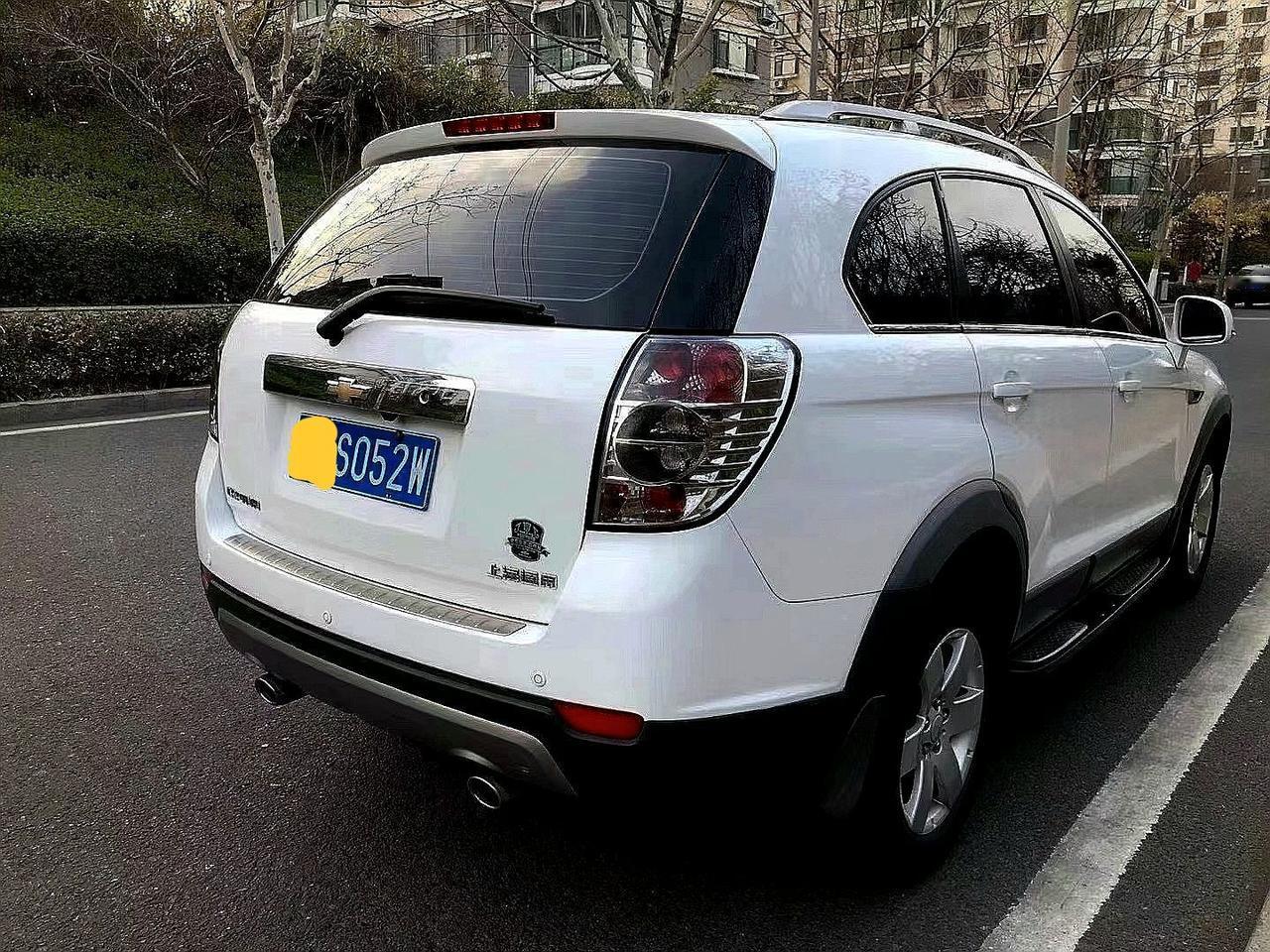 雪佛兰科帕奇，这车是前期款的车型，后期款车型其实比前期款稍微漂亮一点，但我觉得前